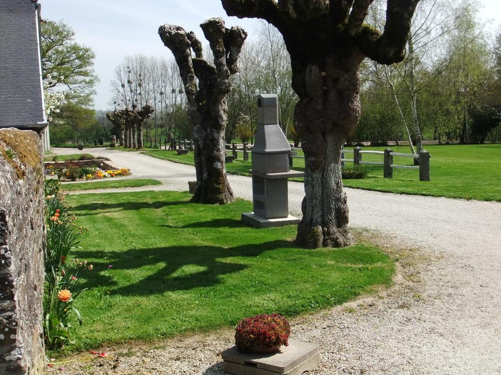 Gîtes de L'Aumondière Condé-sur-Noireau Extérieur photo