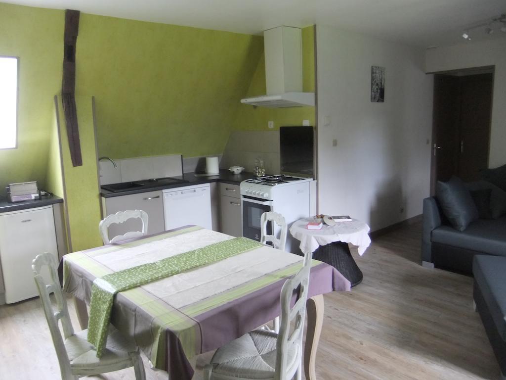 Gîtes de L'Aumondière Condé-sur-Noireau Chambre photo