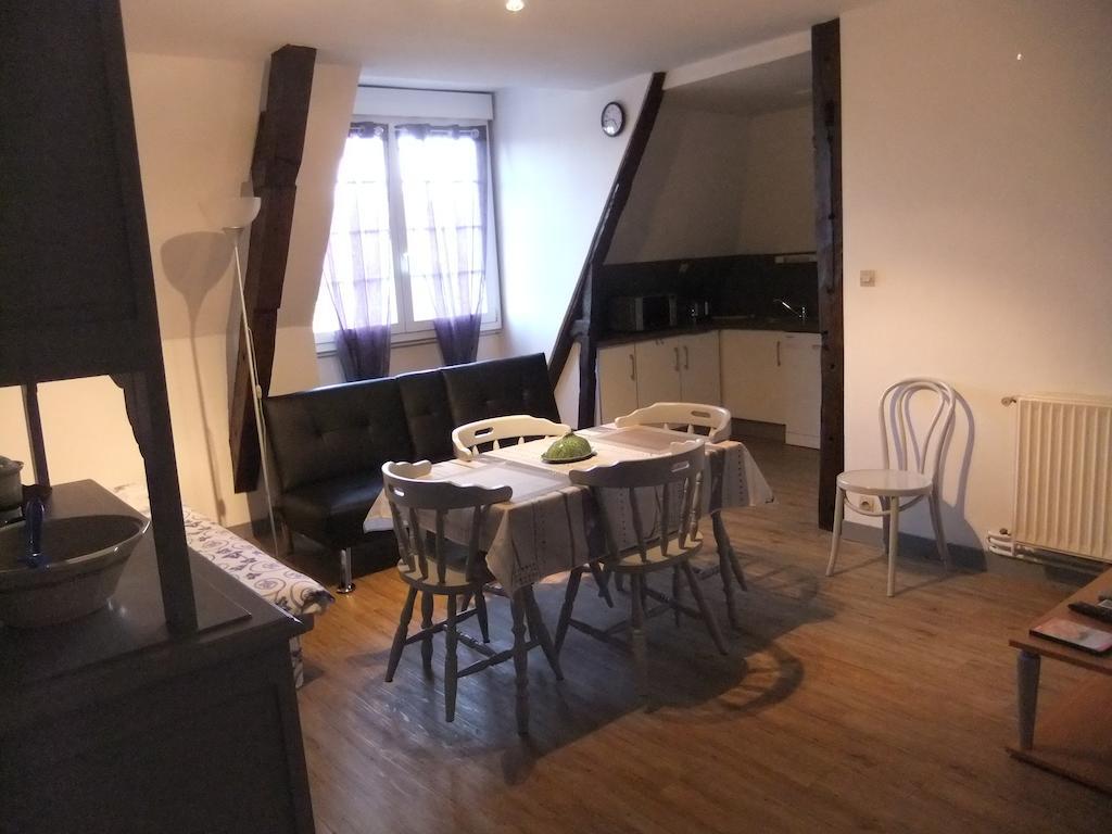 Gîtes de L'Aumondière Condé-sur-Noireau Chambre photo